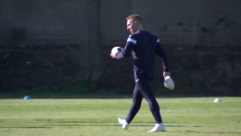 deportesCEX's tweet photo. Noticia #EXD |
Tal y como adelantamos en #EXD1, el próximo entrenador del @EXT_UD será José Antonio Ruiz
➡️ Primer entrenamiento el miércoles y, el domingo, debut en campo del Villanovense
➡️ Llegará acompañado de su ayudante Luisma Cantero
➡️ Se hará oficial esta misma tarde https://t.co/3fTSZorm8G