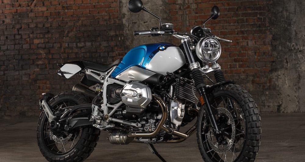 DriversEcuador's tweet photo. #BMWMotorrad presentó la #RnineT que combina el diseño de una motocicleta clásica y la tecnología moderna con una excelente artesanía y una amplia gama de opciones para personalizarlo. 👉🏼 https://t.co/3n3FFPdt1e
#BMW #Motos #Motorrad #NineT #DriversEc https://t.co/KaCqq4gkjk
