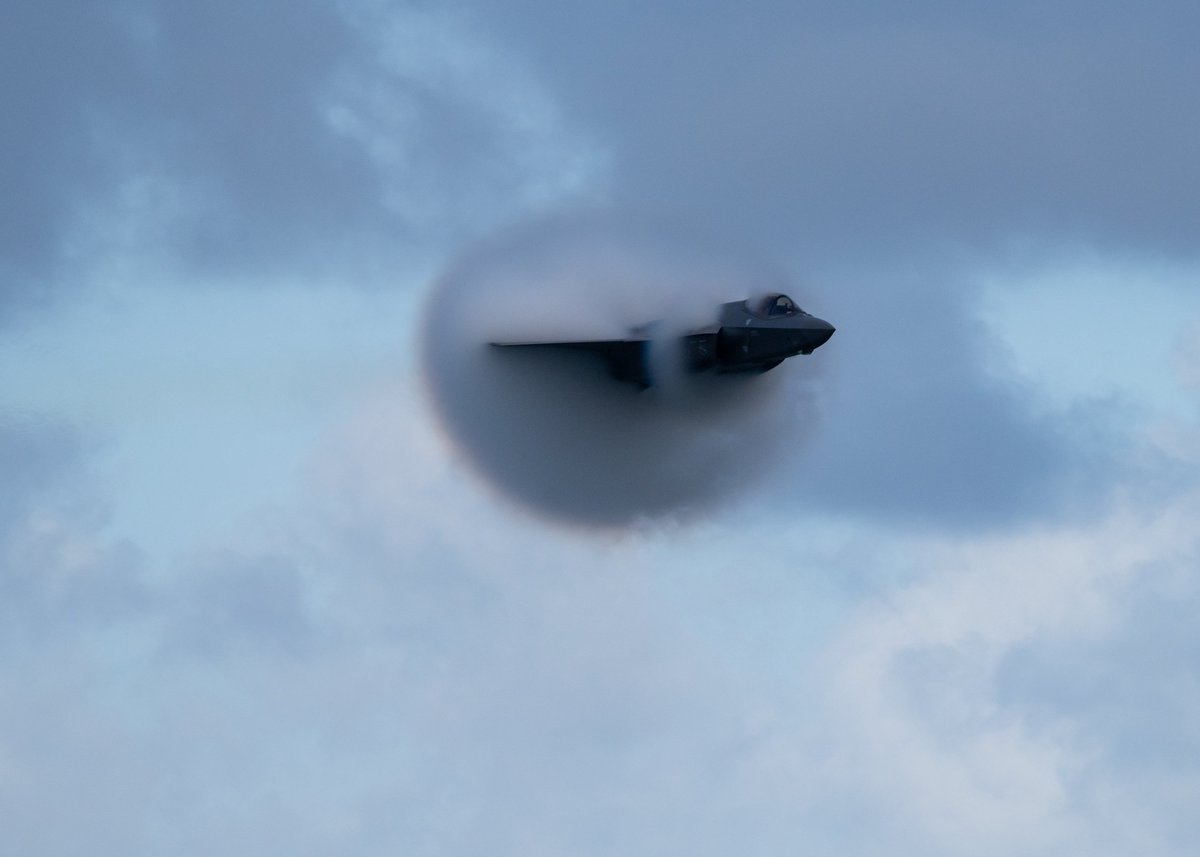 F35demoteam's tweet photo. The @fortlauderdaleairshow was one for our history books 🤯🤯!

We've got one more show left this season, next stop: Lakeland, Florida!

Let's ends the season in style 🤙⚡⚡.

📸: #F35DemoTeam
#FortLauderdaleAirShow https://t.co/WeUSO0KVFn