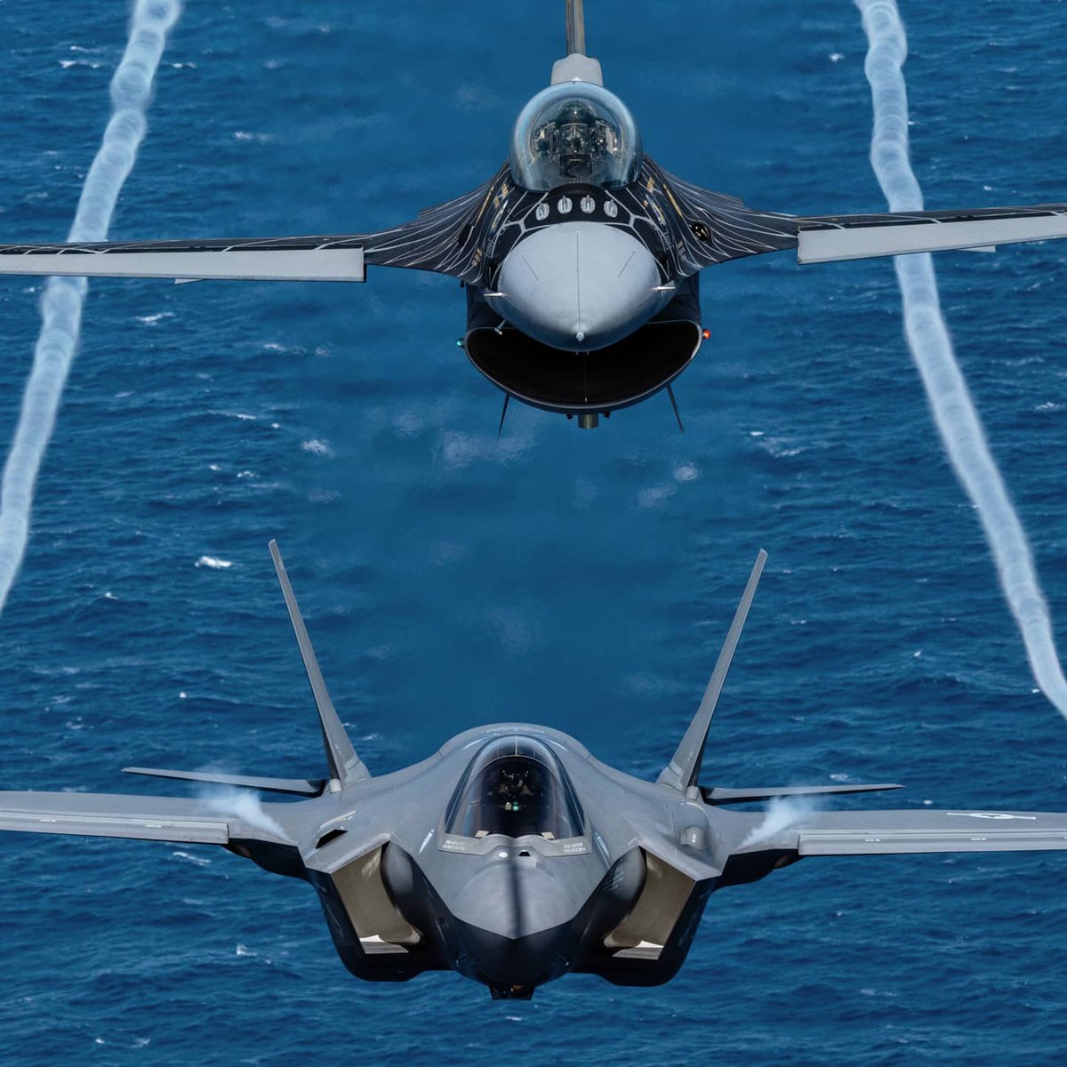 F35demoteam's tweet photo. The @fortlauderdaleairshow was one for our history books 🤯🤯!

We've got one more show left this season, next stop: Lakeland, Florida!

Let's ends the season in style 🤙⚡⚡.

📸: #F35DemoTeam
#FortLauderdaleAirShow https://t.co/WeUSO0KVFn