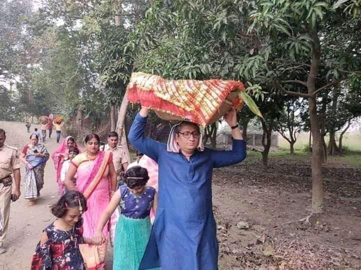 KeshavPatel007's tweet photo. राफेल की पूजा को अवैज्ञानिक बताकर विरोध किया पर बिहार के दौरे पर छठ पूजा करने आये नासा के एक महान वैज्ञानिक ..... खबीश कुमार https://t.co/JaswBXkxye