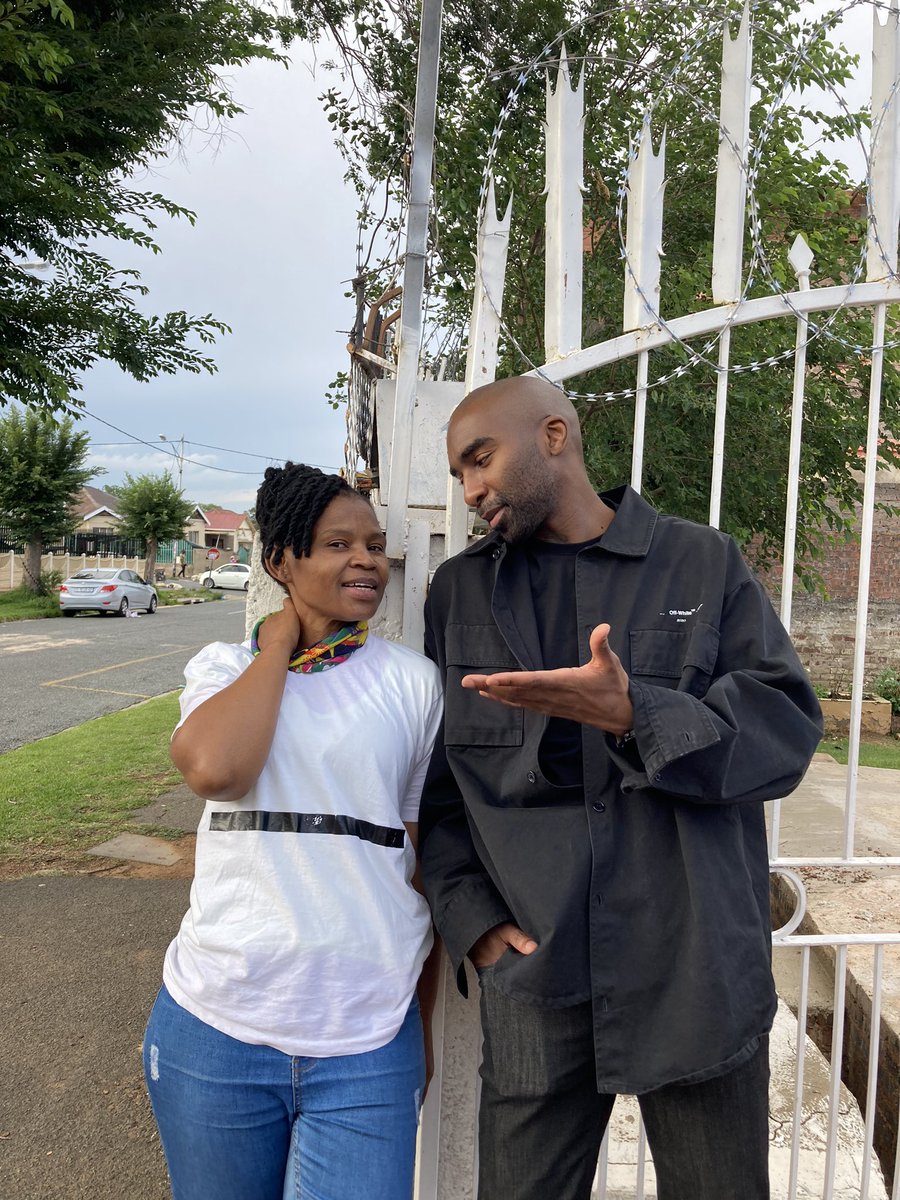 buqaqawulii's tweet photo. So Riky came to pick up art today and it ended up being quite the occasion 🤍 This was cute https://t.co/Gp7UNRBrBo