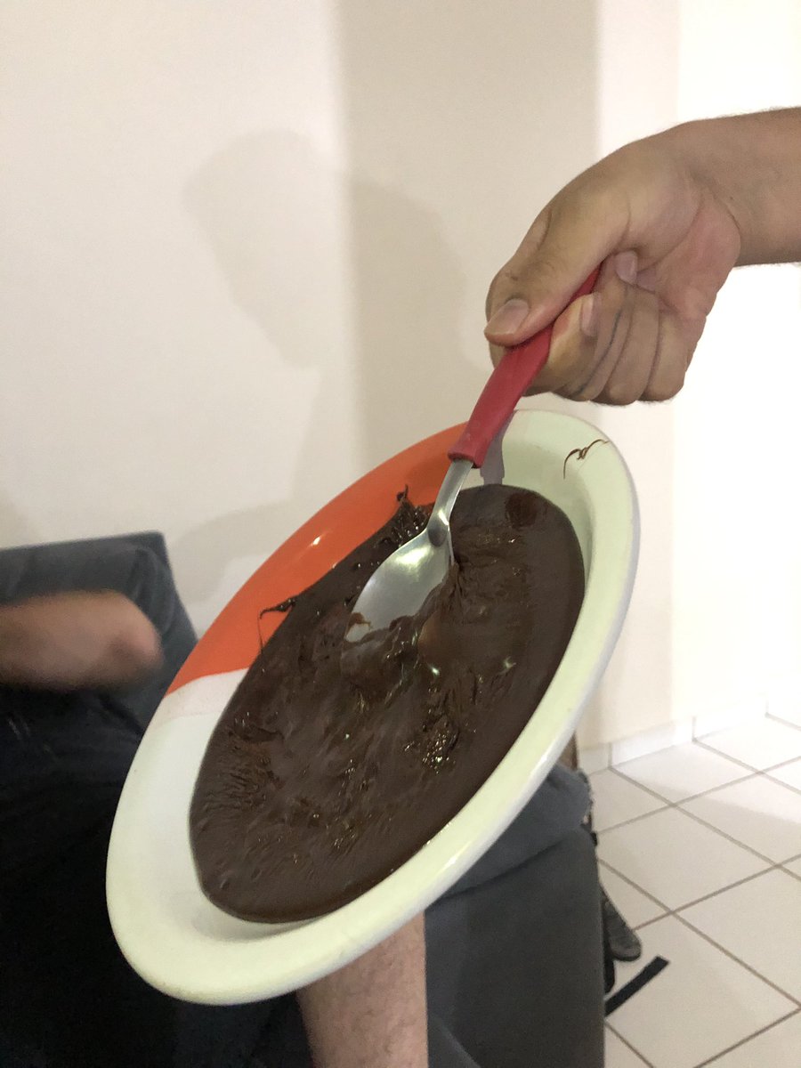 carolinelins's tweet photo. “vocês não estão preparados pra delícia que é o meu brigadeiro” 

o brigadeiro da pessoa: https://t.co/Yamkih9nTr