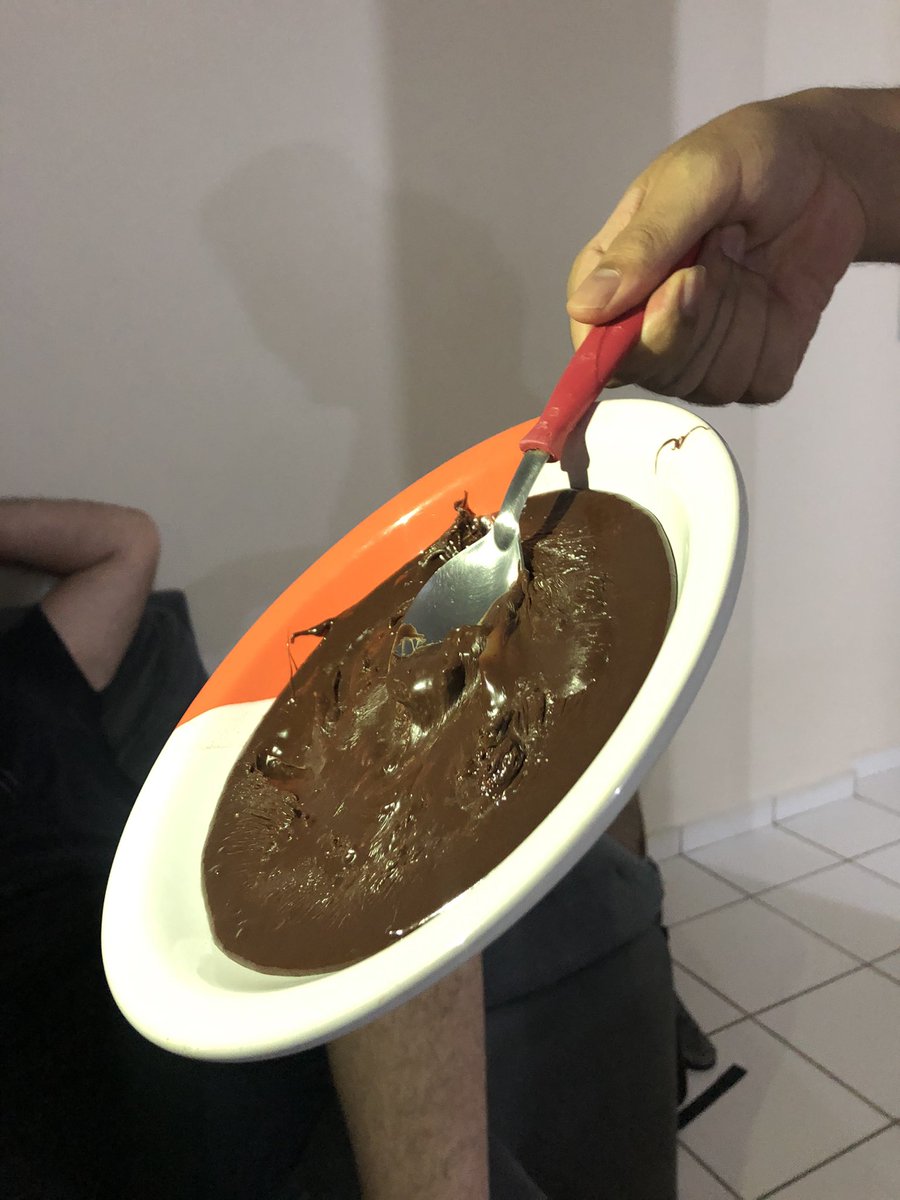 “vocês não estão preparados pra delícia que é o meu brigadeiro” 

o brigadeiro da pessoa: