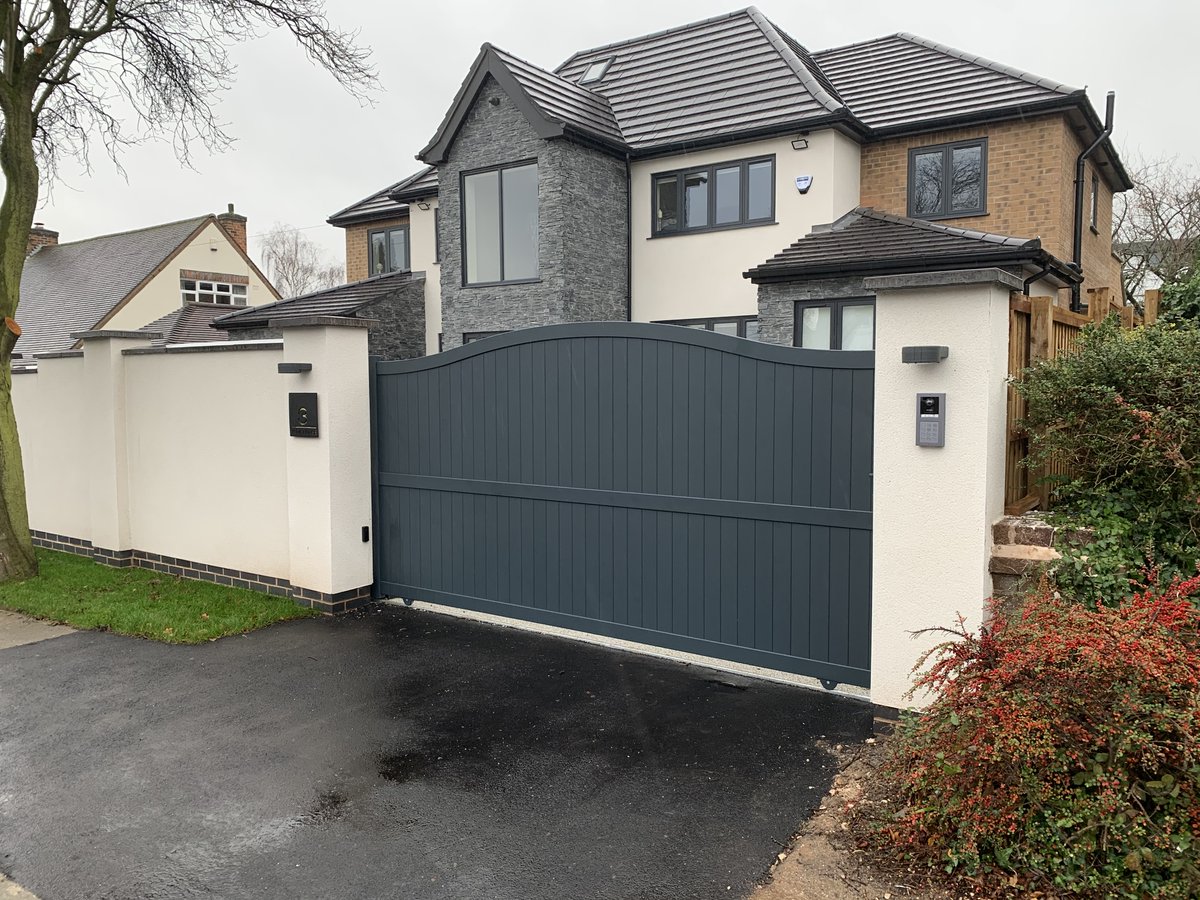 We are so pleased with these new sliding gates fitted last week for our customer 🏡😁

#housegates #slidinggates #gates #secureyourproperty #personalgates #installation #gateinstallation #secure #security  #automaticgates #home #driveway #Nottinghamshire #nottingham #derbyshire