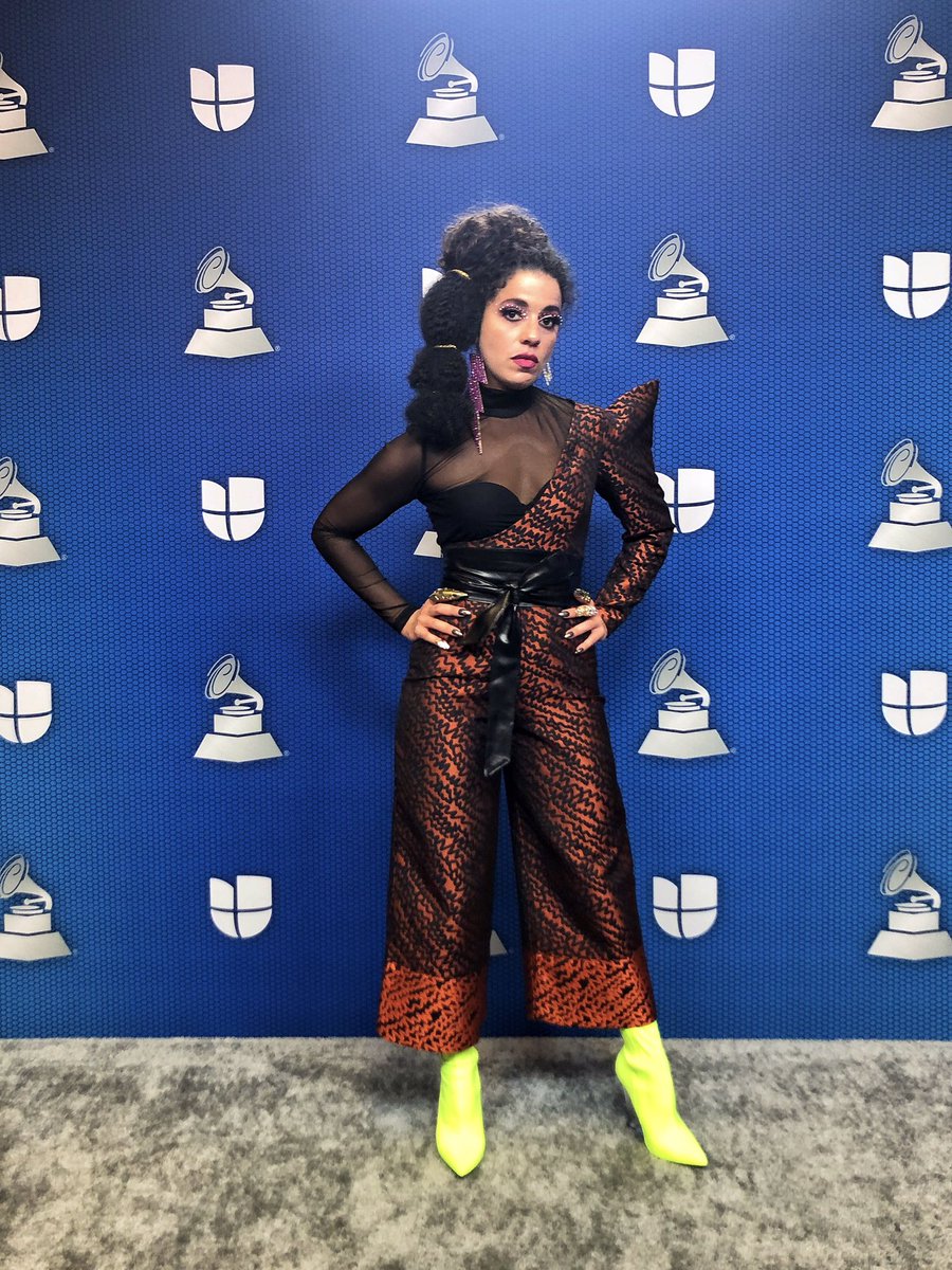 MusaraniaMusic's tweet photo. Una explosión mágica con la dura #SofiaMaldonado en los @LatinGRAMMYs!!! The universe conspires. One life.
.
Couture by #ChristianBernard
H&amp;M by #LuigiChamorro 
#SofiaMaldonado couture by @DavidAntonioPR 
#latingrammys #musaraniamusic #despojo https://t.co/38unsNpL7I