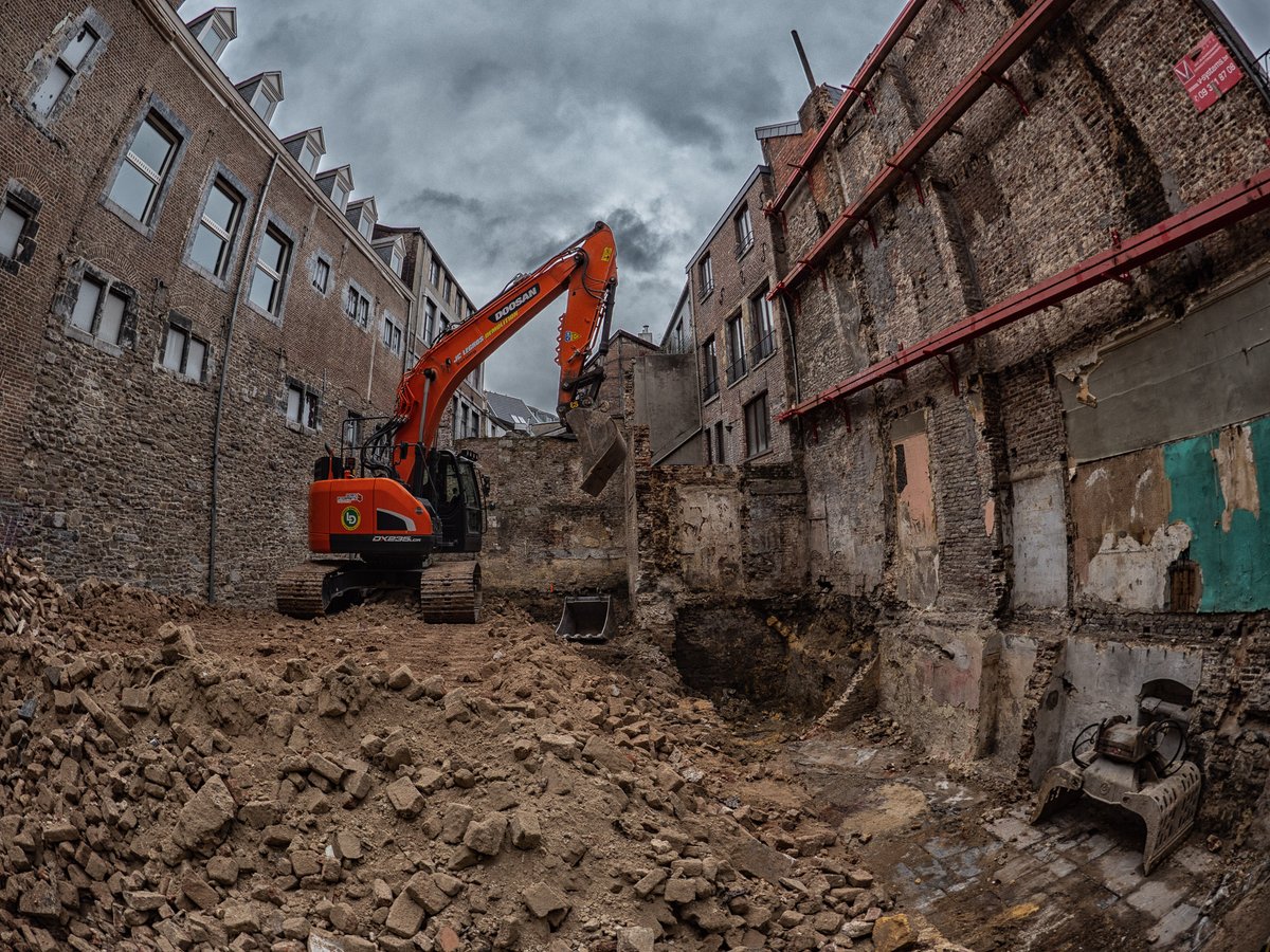 Noshaq_be's tweet photo. 📷 Le quartier du Grand Léopold en pleine mutation ! 🤩🔥🔥🔥 #Lefiacre #Madeleine4point0 #Copis #ChapelledesClercs #districtcréatif #rebornliège https://t.co/6ZMF7BSUVn