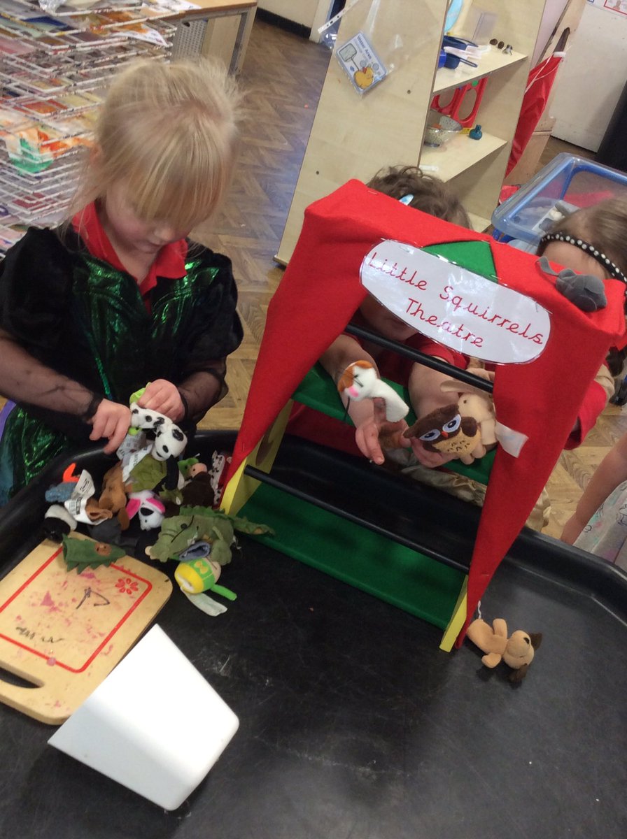 redgateyear3's tweet photo. Super story tellers with puppets #rcpeyfs #narrative #stoytime https://t.co/9wFD7D8QxO