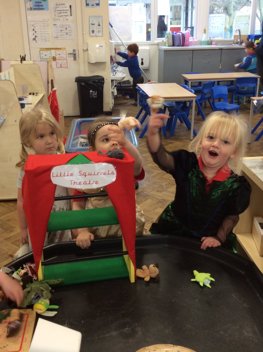 redgateyear3's tweet photo. Super story tellers with puppets #rcpeyfs #narrative #stoytime https://t.co/9wFD7D8QxO