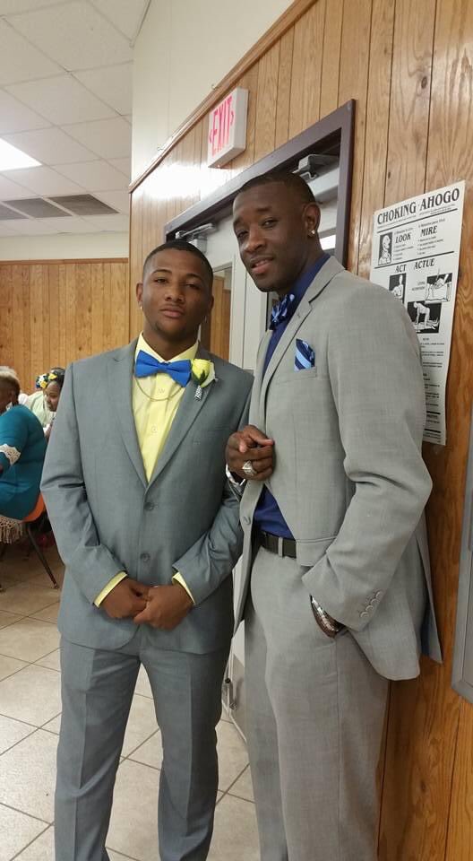 coach_edmonson's tweet photo. We take pictures in this life capturing the moment , not knowing at what time it will be a life time memory! @TSmiith_24 #LLT #24Legend https://t.co/YfChSp9eiS