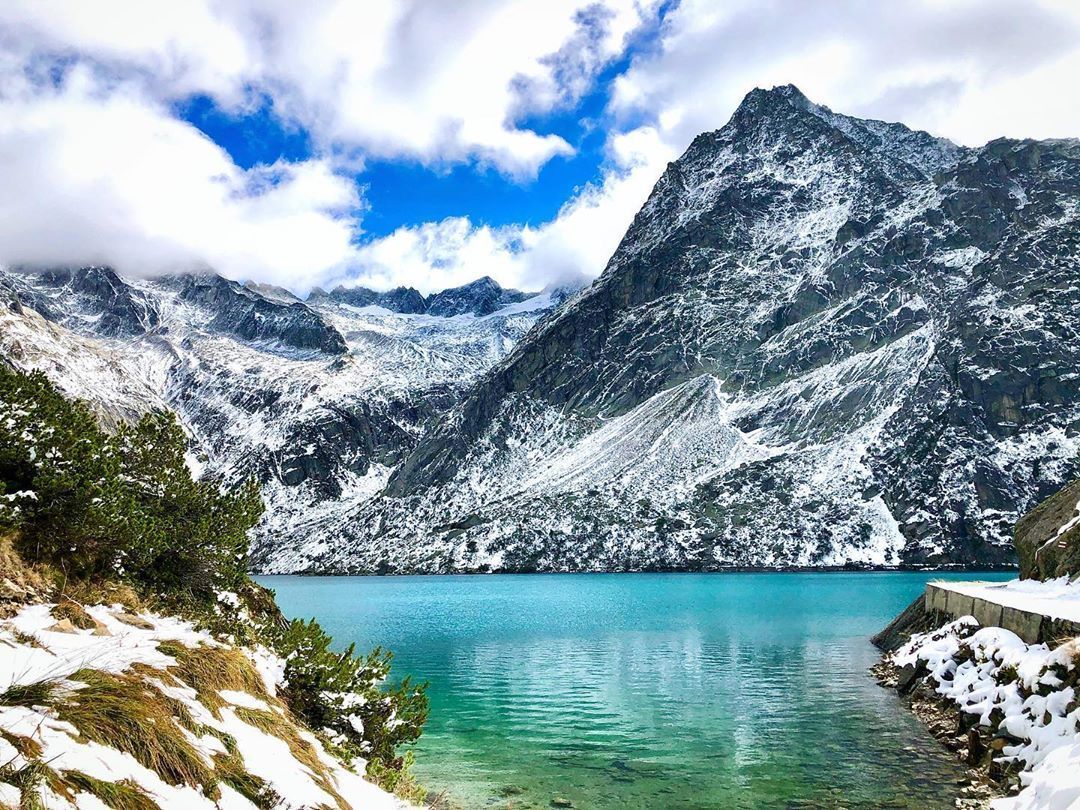 JungfrauRegion's tweet photo. Do you know where the Gelmer Lake is? 🗻

@Haslital | @madeinbern | @MySwitzerland_e

#haslital #gelmersee #snow #turquoise #grimselwelt #lake #mountains #favourite #jungfrauregion #madeinbern #inLOVEwithSWITZERLAND #switzerland

📸 https://t.co/H1kGQarewC https://t.co/LSCwm9VEyc