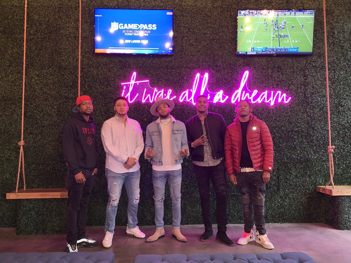 COrdway7's tweet photo. Dear God, I thank you! This year hasn’t gone as planned but I’m still thankful. Kobe year.. https://t.co/KZd4XFzGn0
