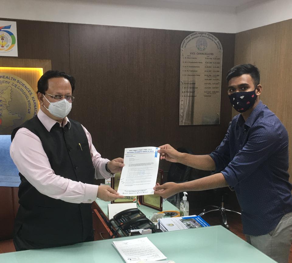 NSUIKarnataka's tweet photo. Delegation of @NSUIKarnataka met the Hon. VC and Registar of Evaluation of RGUHS representing confusions and grievances related to Phase 1, 2, 3 and final year MBBS exams.
We request the authorities to take necessary actions keeping the best interest of students as priority. https://t.co/ZOf3acpoXs
