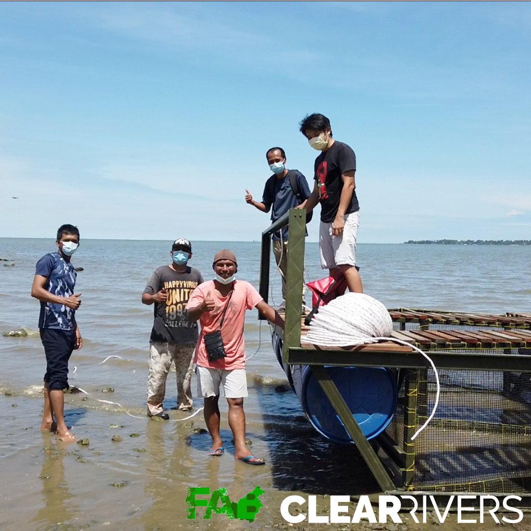 The second Litter Trap has been placed in the water in #Borneo! Big thanks to Future Alam Borneo for its amazing work. To know more and support the cause, visit: clearrivers.eu/donate 
#plasticfree  #plasticpollution #saveouroceans #recycling  #rivers #littertrap #savetheplanet