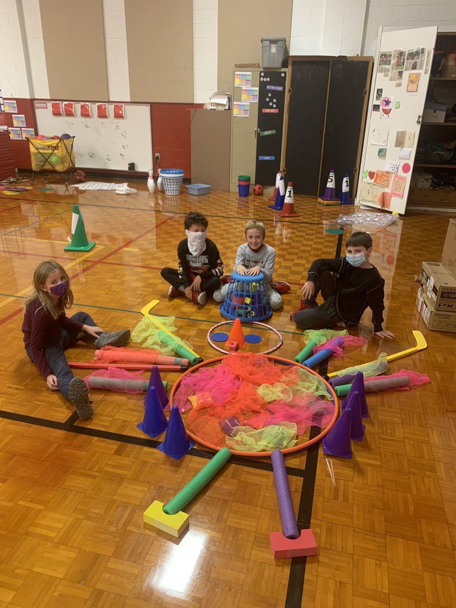 yingstkm's tweet photo. When it’s almost thanksgiving we build Turkeys in P.E. #PEandSTEM #gobblegobble #hesisthebest @hescubcats https://t.co/wDyGPA4Ju4