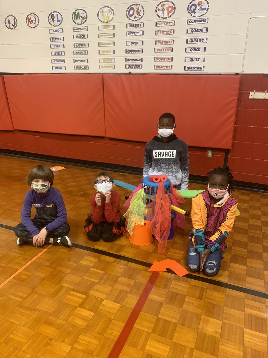 yingstkm's tweet photo. When it’s almost thanksgiving we build Turkeys in P.E. #PEandSTEM #gobblegobble #hesisthebest @hescubcats https://t.co/wDyGPA4Ju4