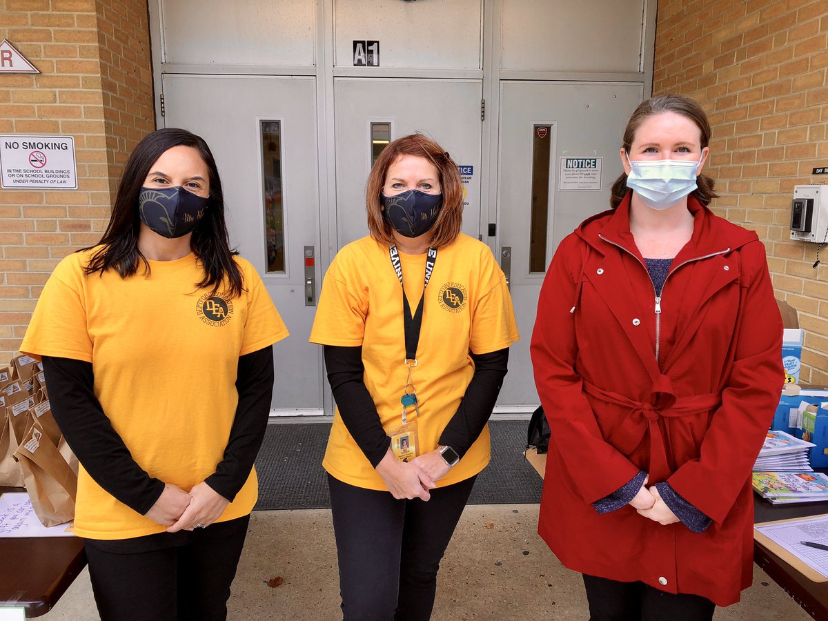 deptfordschools's tweet photo. DEA 3rd grade #bookandbreakfast this morning. Pictured: Ms. Blose, Ms. Huder & Ms. Barrale giving out copies of @DanGutmanBooks’s “Mr. Marty Loves a Party!” 🖤💛 #school https://t.co/S4d6dcv1mh