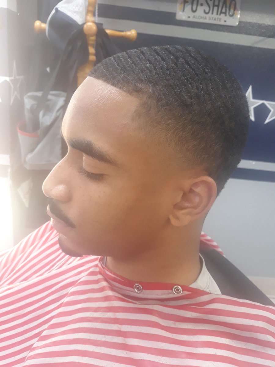 GeniusHaircut's tweet photo. I Fadem ALL #THEGENIUS! https://t.co/0XW4xxuWrR