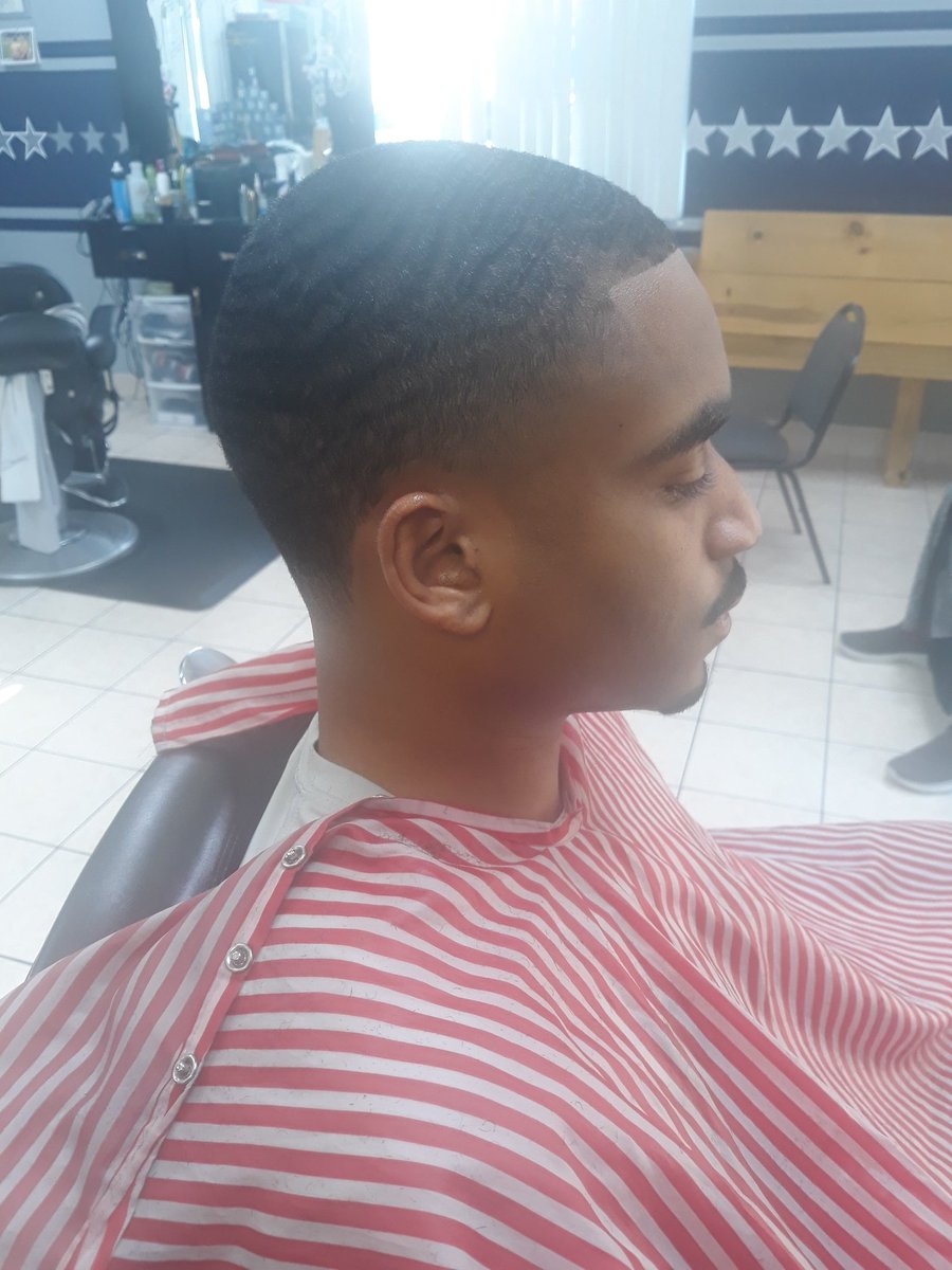 GeniusHaircut's tweet photo. I Fadem ALL #THEGENIUS! https://t.co/0XW4xxuWrR