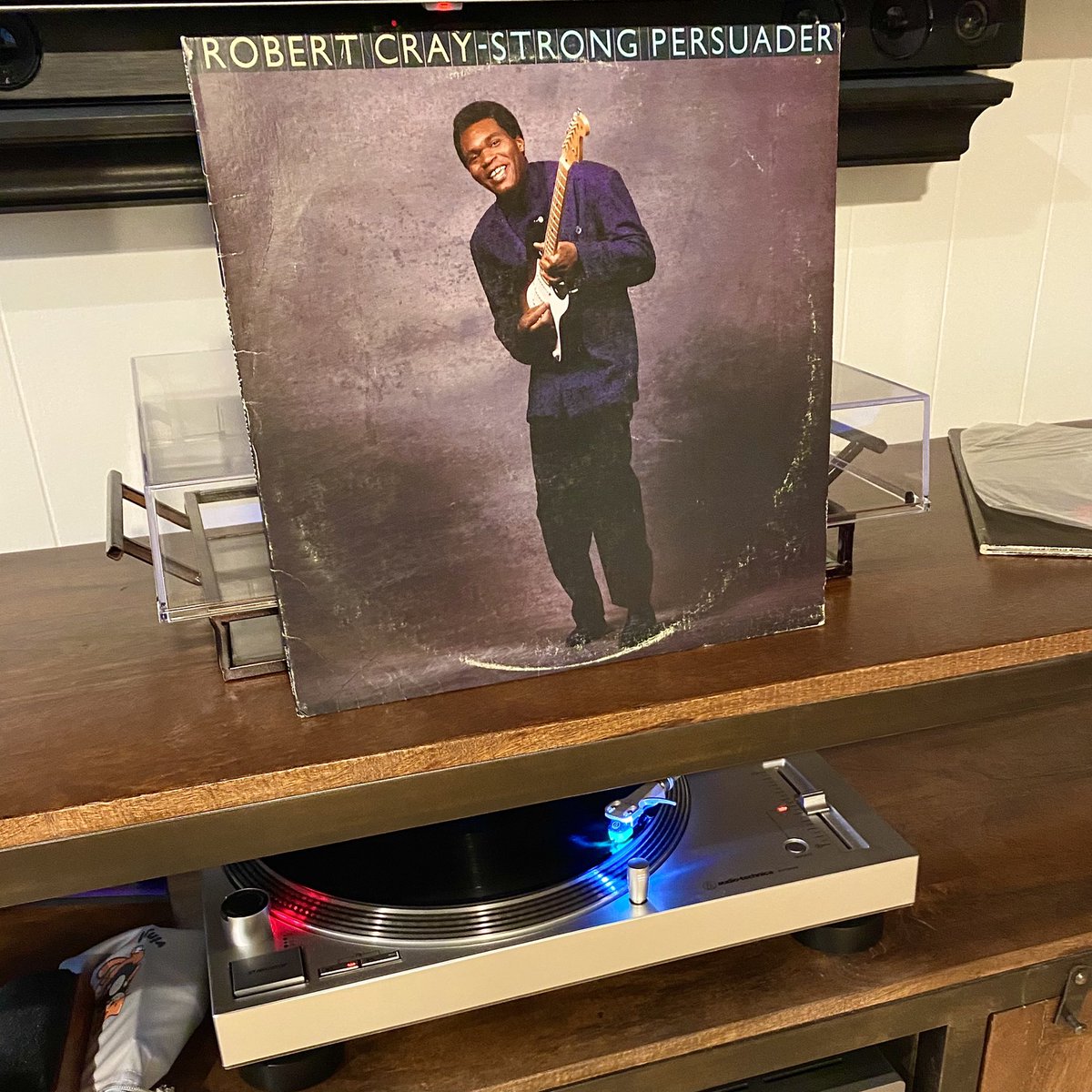 CMoneyKS's tweet photo. #MondayMorningVinyl #TheRobertCrayBand #RobertCray #StrongPersuader #Vinyl #Mercury #PolyGramRecords #HightoneRecords #1986 https://t.co/BHeZ2wmm3c