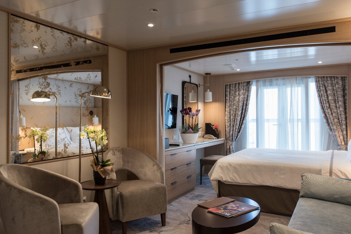 QuirkyCruise's tweet photo. @WindstarCruises' newly stretched Sea Breeze added 50 suites, including the classic suite with the bed now near the window. Works for me! https://t.co/324HcDPlyk
#SeaBreeze #Cruise #smallshipcruise #shipstretch #heidisarna #annekalosh #quirkycruise https://t.co/THmXKXncCU