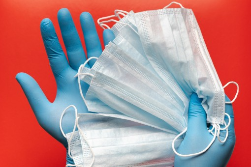 RCPhysicians's tweet photo. We've published new guidance that aims to help healthcare workers ensure that the use of personal protective equipment (PPE) does not impair patient safety.

Find out more here 👇

https://t.co/RfWFguSxRp https://t.co/dWV2uK974i