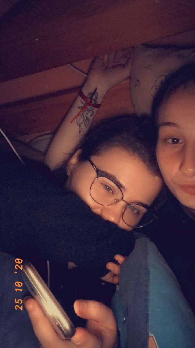 mareva_prcr's tweet photo. c’est juste pour montrer la plus belle partie de moi, mon plus bel amour et je l’espère celui de ma vie!
je l’aime beaucoup cette jolie madame 🖤❄️ https://t.co/nAJu5CJ6qP