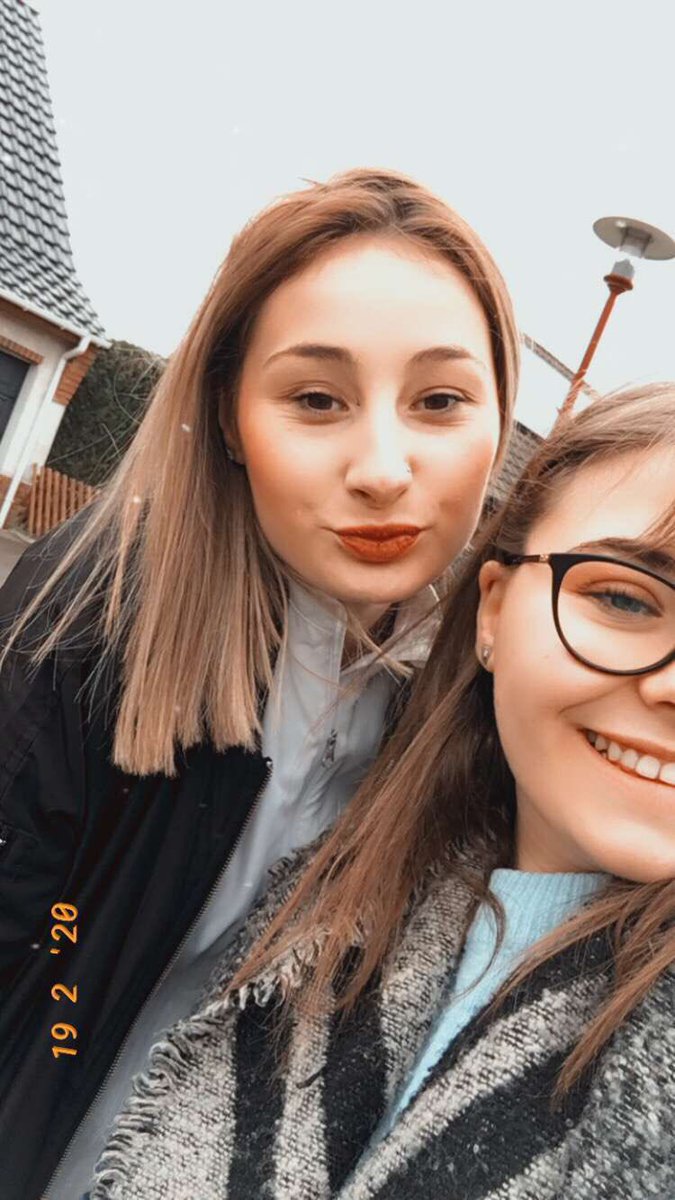 mareva_prcr's tweet photo. c’est juste pour montrer la plus belle partie de moi, mon plus bel amour et je l’espère celui de ma vie!
je l’aime beaucoup cette jolie madame 🖤❄️ https://t.co/nAJu5CJ6qP