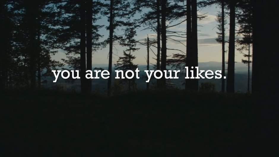 ManuelaDCIM's tweet photo. An example of a teenagers social media usage becoming a problem is when they’re are looking at their engagement (likes and comments) on posts for validation. This is super negative for mental health and a major problem teens face. #selfsocietyclass https://t.co/v194i3lMxH