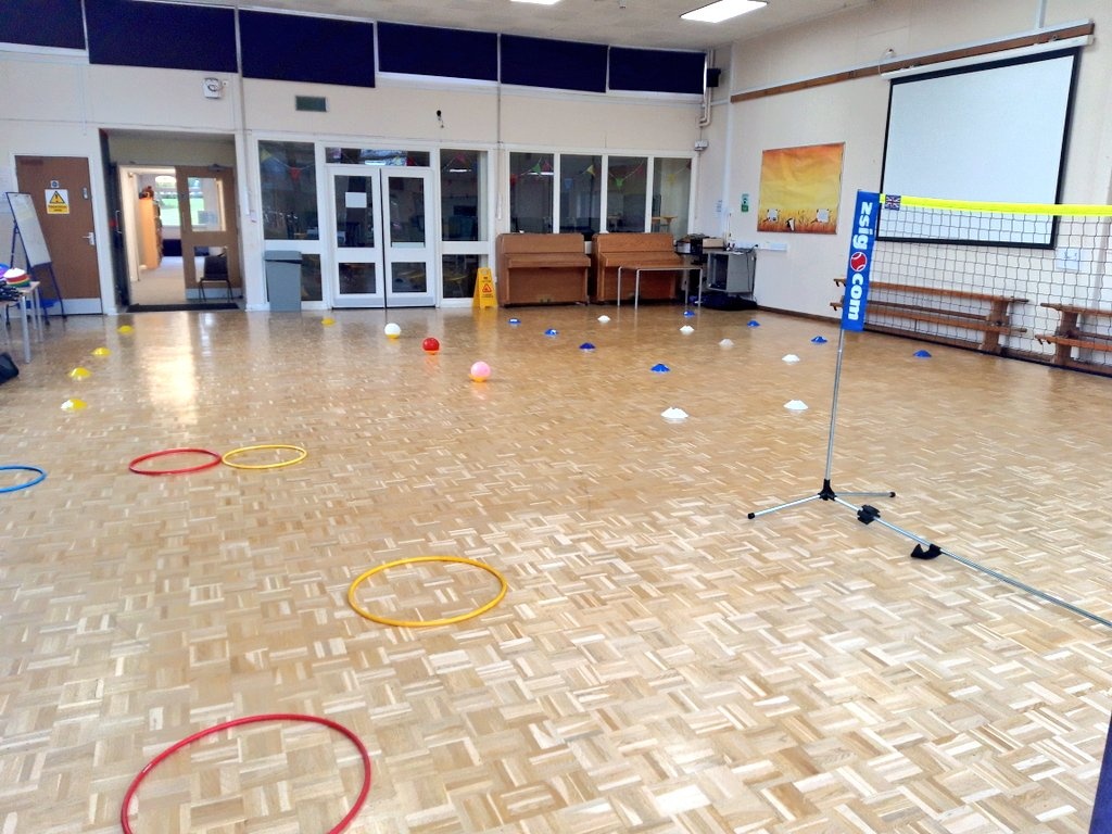 RBGym_Sam's tweet photo. Year 6 @Berrybrookpri have had a fantastic afternoon playing badminton, focusing on their High Serve. Their understanding of skills and how they can help tactically within game play is really beginning to show! 🏸 #PE #CPD #schoolsport https://t.co/eSBJAfouQM