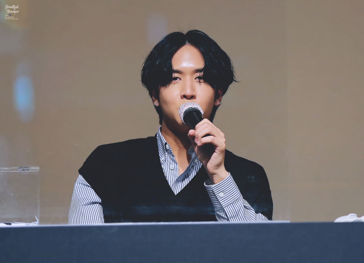 BS0920's tweet photo. [HQ] 201122 POSTPONED FANSIGN

#RAVI #라비 #GROOVL1N #그루블린 #엘도라도 💙💎 
@RAVI_GTCK https://t.co/P3WHcUsE2I