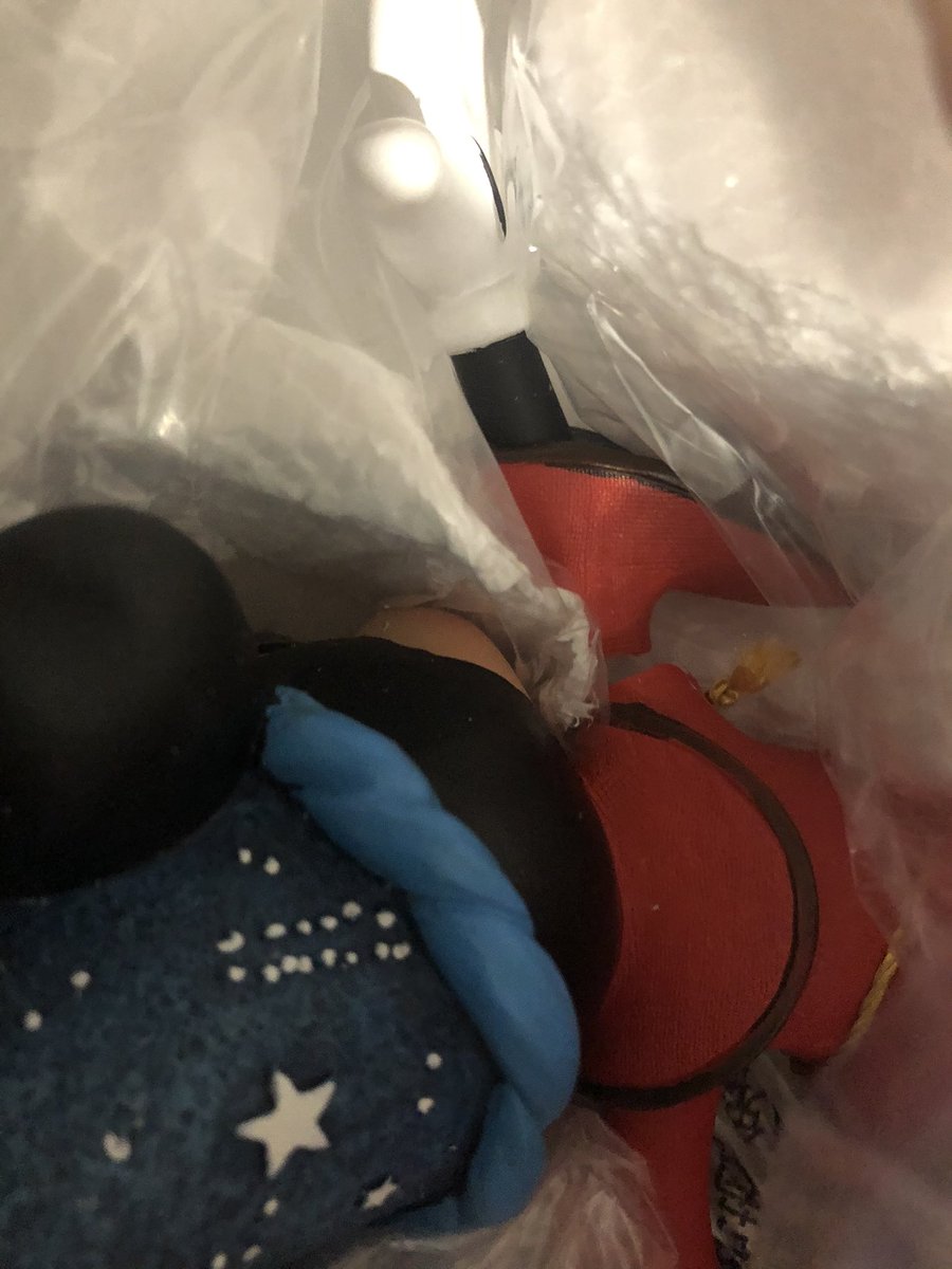 TomWeaver97's tweet photo. @shopDisney, had a parcel (Christmas present) thrown onto porch by delivery company on Saturday- no attempt to knock, no notification, parcel was opened already and the statue is broken! Already tried your guest services contact form, as yet had no reply! #Christmasgifts #nocare https://t.co/arTDNmnMgH