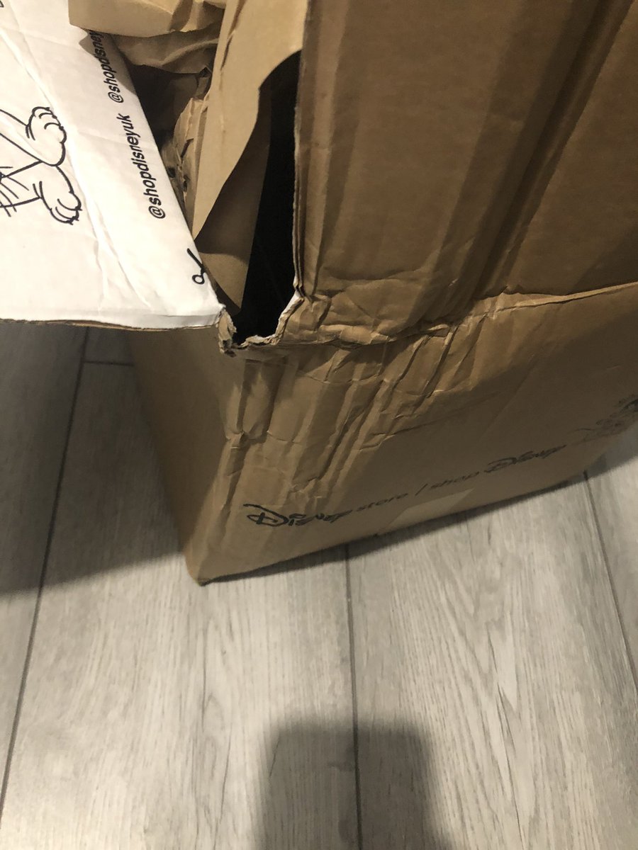 TomWeaver97's tweet photo. @shopDisney, had a parcel (Christmas present) thrown onto porch by delivery company on Saturday- no attempt to knock, no notification, parcel was opened already and the statue is broken! Already tried your guest services contact form, as yet had no reply! #Christmasgifts #nocare https://t.co/arTDNmnMgH