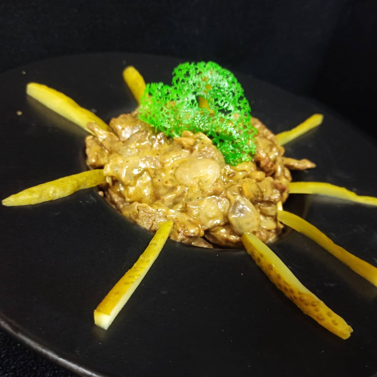 youtu.be/9N5jauHe1_k
Beef Stragonff Uygulamasını Linki Tıklayarak İzleyebilirsiniz
#beefstraganoff #rusmutfağı #chef #ercannpolatt #cook #chefcastroll #turizm #gastronomi