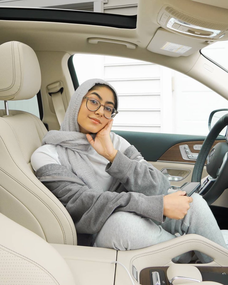 MercedesBenzUSA's tweet photo. When you’re trying to focus on the conversation but the interior is just too distracting. Been there. 📸 @minahmalistic https://t.co/ubGzC6Faor