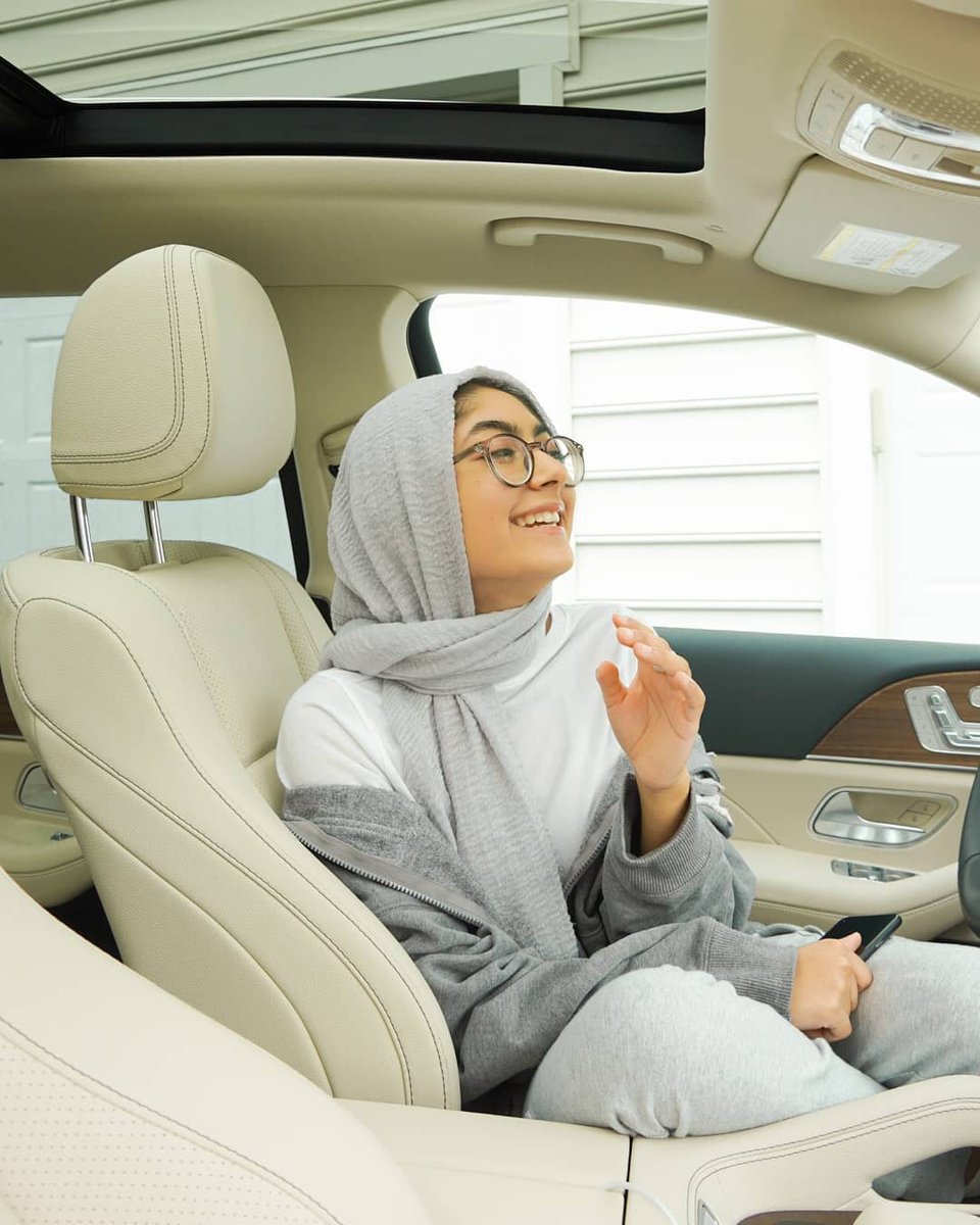 MercedesBenzUSA's tweet photo. When you’re trying to focus on the conversation but the interior is just too distracting. Been there. 📸 @minahmalistic https://t.co/ubGzC6Faor