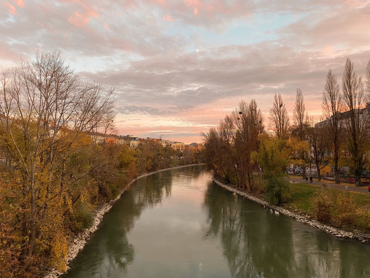 casey_wolf_'s tweet photo. Another lockdown walk around #Vienna! This time I visited my old university, @BOKUvienna, the world‘s wildest looking waste incineration plant, the Danube canal and, of course, St. Stephen‘s Cathedral. https://t.co/e9lp627tfy
