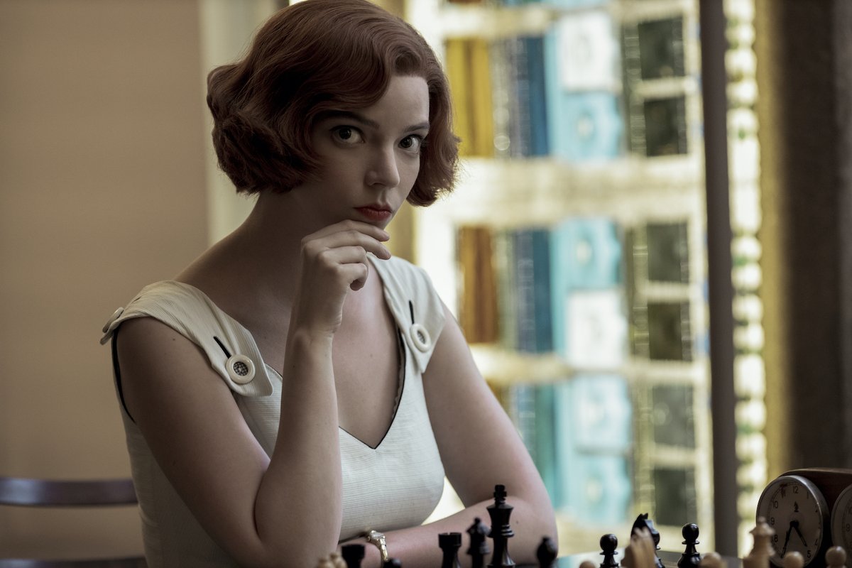 NetflixLAT's tweet photo. 62 millones de hogares eligieron ver 'Gambito de dama' en sus primeros 28 días, lo que la convierte en la serie limitada más grande de Netflix hasta la fecha. Además estuvo en el Top 10 de 92 países y en rank No. 1 en 63 países, incluyendo Argentina, Israel y Sudáfrica. ♟❤️ https://t.co/r1tiEvbLTA