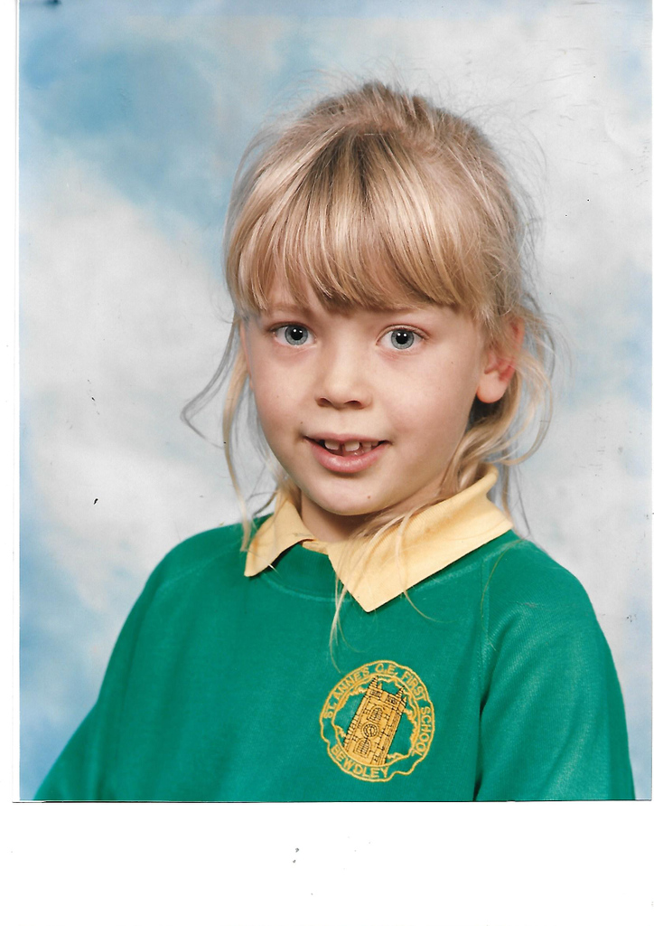 BeckyHill's tweet photo. with my christmas song this year being Forever Young, i thought id go through some family photos &amp; encourage u lot to do the same  💖 click the link, follow the instructions and share your best family memories ✨ ps big up the st annes first crew!!!

https://t.co/yrhbqelpJV https://t.co/TtjLllLnn3