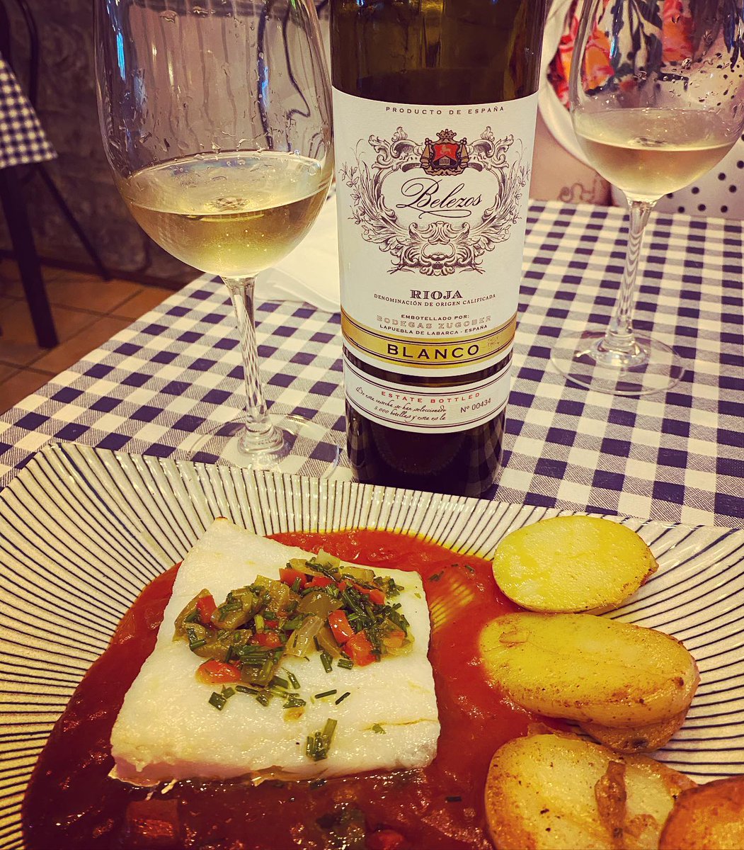 BodegasZugober's tweet photo. ¿Necesitáis inspiración con los menús de esta semana? Un bacalao con pisto de tomate como el que sirven en el restaurante #Ballestanea de Hondarribia vale para el lunes, martes, miércoles... Y si lo acompañáis de un #Belezos Blanco, pues ya nos diréis https://t.co/IR5z98H9ZW https://t.co/UM6EWDEC86