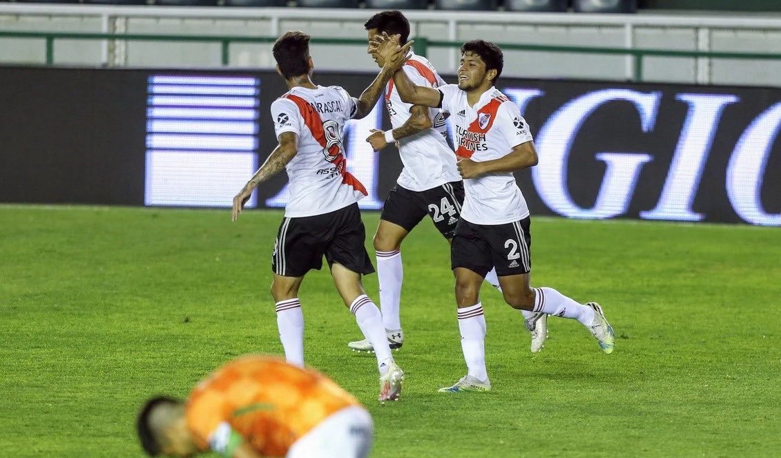 La14entuitter's tweet photo. #FixtureRiver
24/11 Paranaense (V) 🏆
28/11 Rosario Central (V)
1/12 Paranaense (L) 🏆 https://t.co/KoTIWru2vP