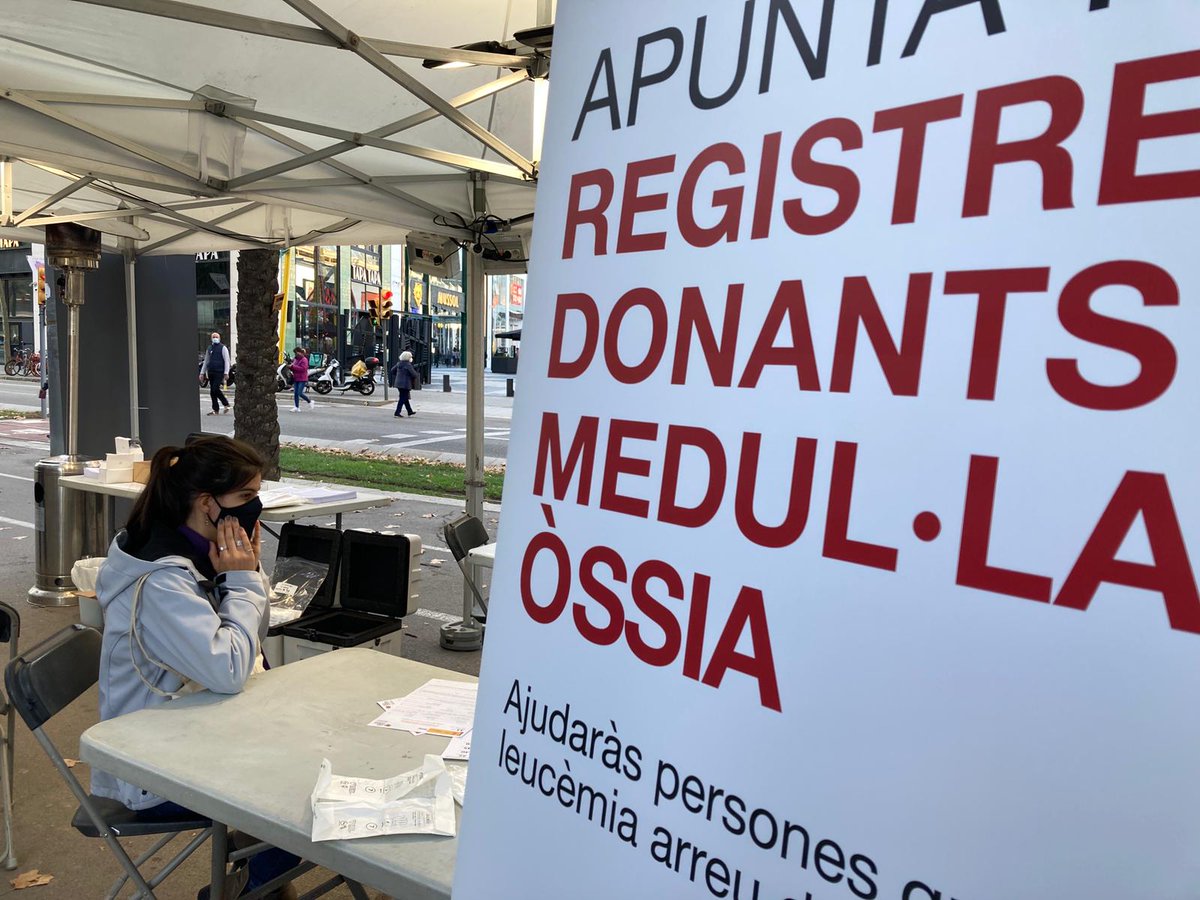 donarsang's tweet photo. A qualsevol punt de donació de sang pots fer-te donant de medul·la òssia dient-nos que vols apuntar-te al REDMO. És tan senzill com això 😊. Avui, a més, també fem campanya especial a l'avinguda Diagonal #Barcelona just davant del centre comercial #Glòries 👇 https://t.co/9Z0nKr8Hgp