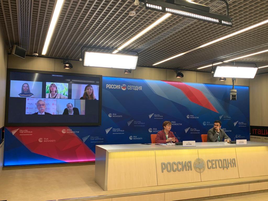 CMoizan's tweet photo. Très fière d’avoir participé aujourd’hui au Forum International de Moscou « Corporate Volunteering- Business and Society » pour présenter les spécificités du Mécénat en France et plus particulièrement les dispositifs d’engagement du Mécénat @Servier 
#mecenat #rse https://t.co/l4uKCZ01vM