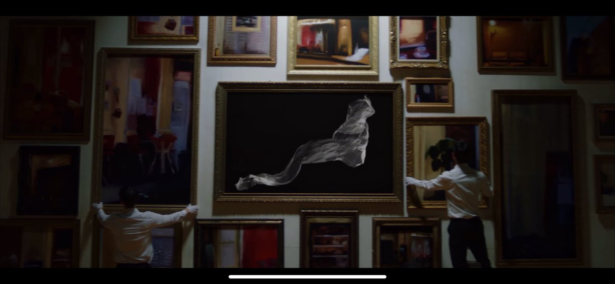 Let’s start with the obvious: thanks to today’s teaser we know that this sneak peak of an art gallery is a spoiler for the mv of Last Piece. Also, something’s clearly up with the white veil floating around during the entire MV as it ends up in the frame 