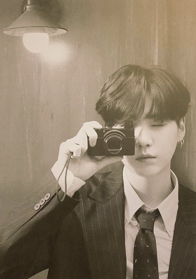 prachhssss's tweet photo. Don't put ur eyes on them🤫👉🏻👈🏻
@BTS_twt >>>>🌍 https://t.co/8xI4pVIau8