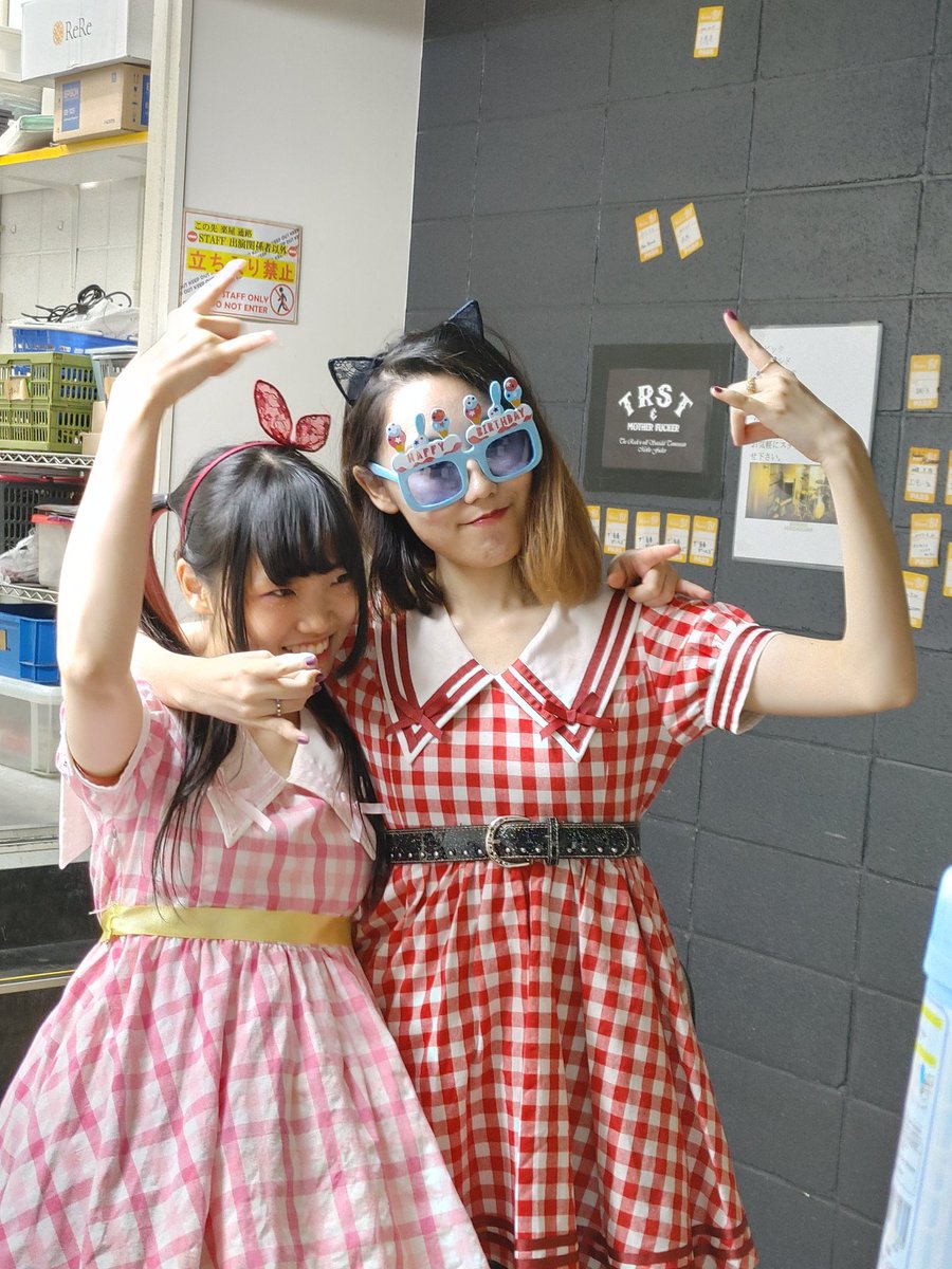 fxrch189's tweet photo. 2020年11月23日 #松江B1 にて、先ほどの続き、同じく #ShimaneDivaProject の新メンバーの、るいかくん、あやめちゃんさま。2チェキは、るいかちゃん♪ ゲストは、ののやん＼(^^)／ #RUIKA #AYAME #望月ののは #ProductionDelight https://t.co/Q94S7TmlE4