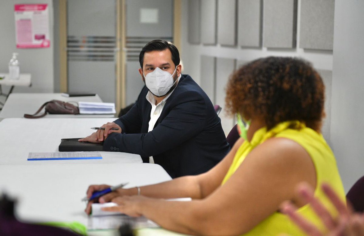 William_AVP's tweet photo. Nuestros residentes están activos y preocupados por sus comunidades. Ejemplo de esto es la Organización Solidaridad Humanitaria, compuesta por residentes que buscan alternativas para los diversos proyectos. Hoy, conversamos para encaminar los trabajos. #AVPcontigo https://t.co/EGjyM6dOPN
