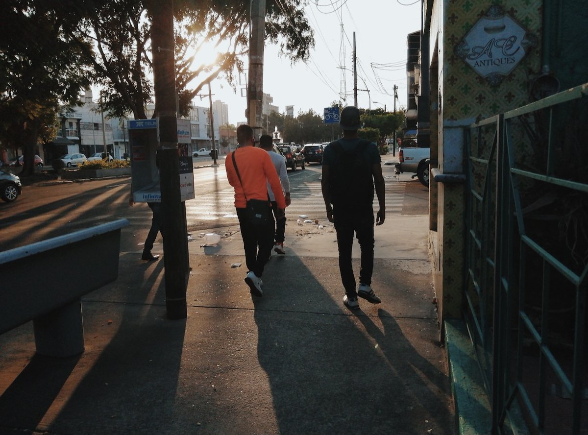 Caminamos del trabajo a la siguiente avenida, aprovechamos para disfrutar un poco del momento.