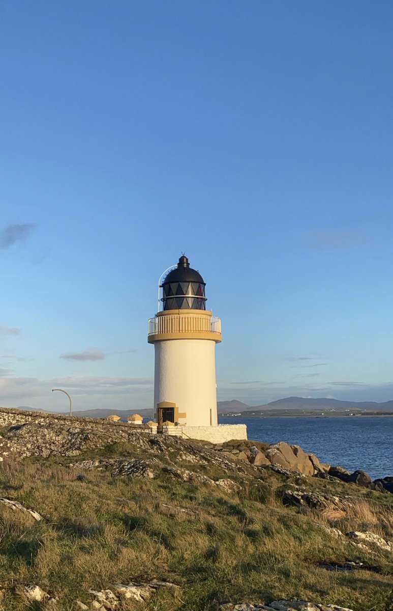 explore_islay's tweet photo. Do you prefer the traditional cylindrical lighthouse(Loch Indaal Lighthouse), or the more abstract cuboid lighthouse (Carraig Fhada)? 

Like for cylindrical, retweet for Cuboid 🌊 

#islay #lighthouses 
📸@maisielogan https://t.co/kwV65xBrZA