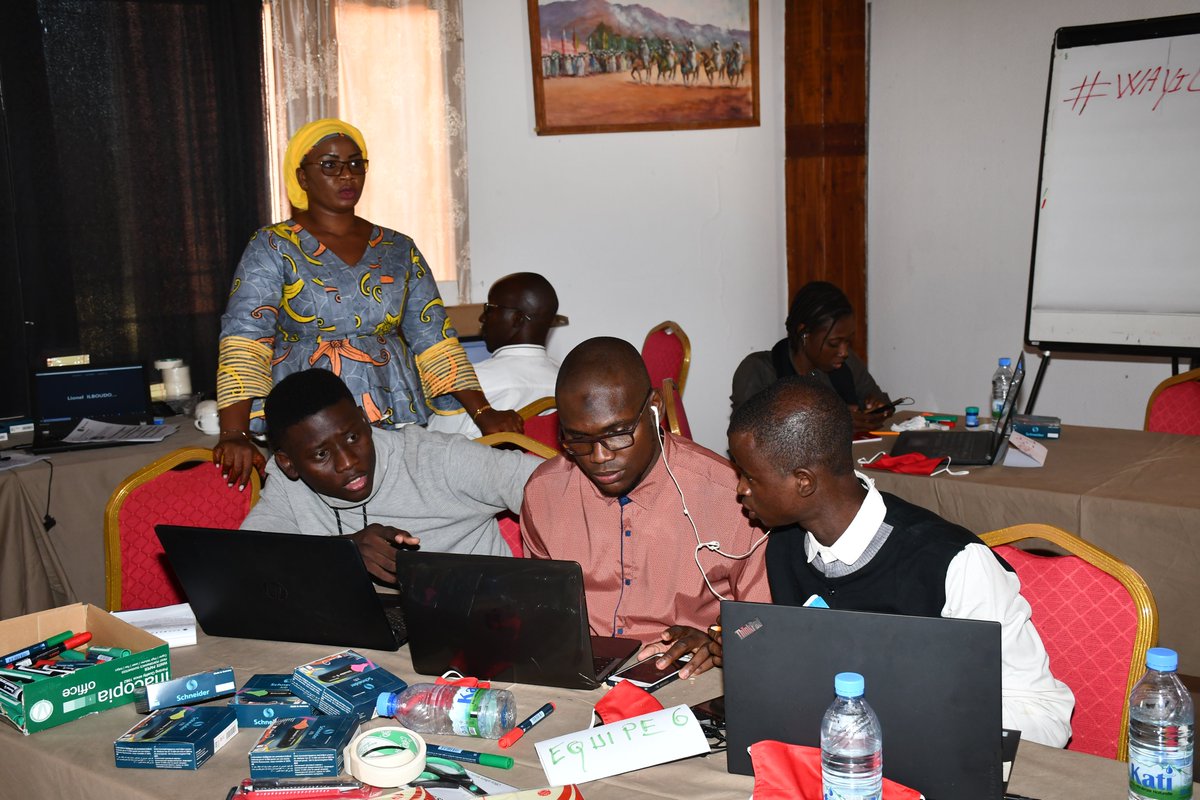 sisitounk's tweet photo. Cérémonie d'ouverture du #WAYIL2020 sous la présidence du #MPFEF, de @DKambMali, du directeur pays de @Childreninmali et du directeur régional de @ChildreninWCA @redbarnetdk
#YIL2020
#ProtectAGeneration https://t.co/m7iiNvp3Yr